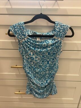 White House Black Market Blue & White Patterned Cap-Sleeve Top